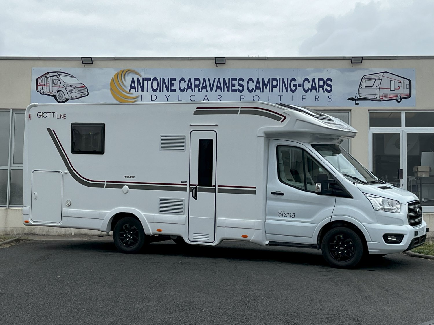 Antoine Caravanes et Camping Car - Giottiline Siena 397 Première édition à 72 600€